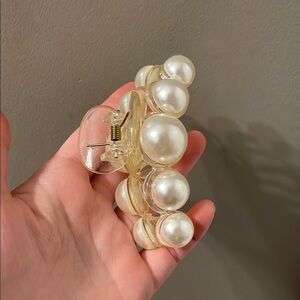 Elegant Pearl Hair Clip